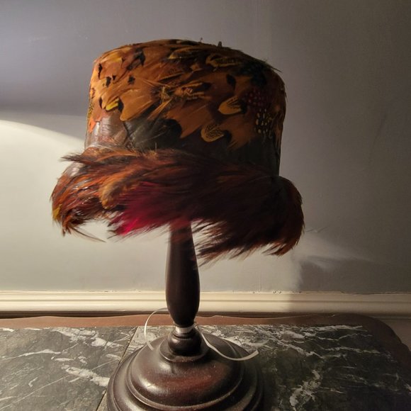 Vintage Feather Hat Circa 1940's - Hills Department Store Manchester NH - Picture 11 of 12